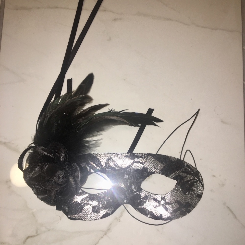 Halloween Lace Masquerade Mask  🎃🖤
